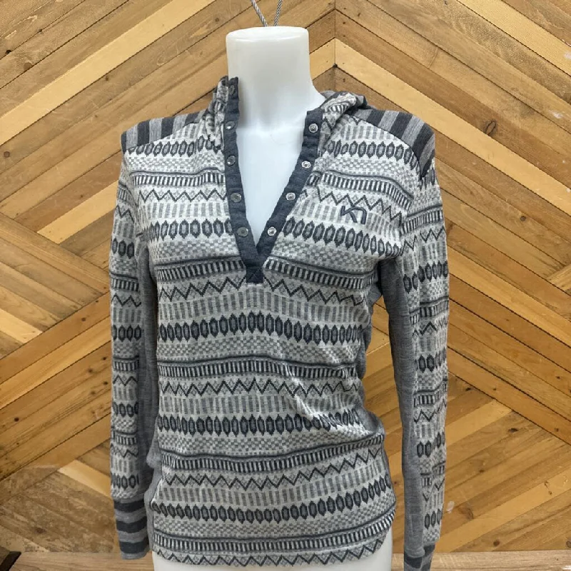 Kari Traa - Pullover 1/4 snap top - MSRP $164: Grey/White-women-MD Fine Merino Wool