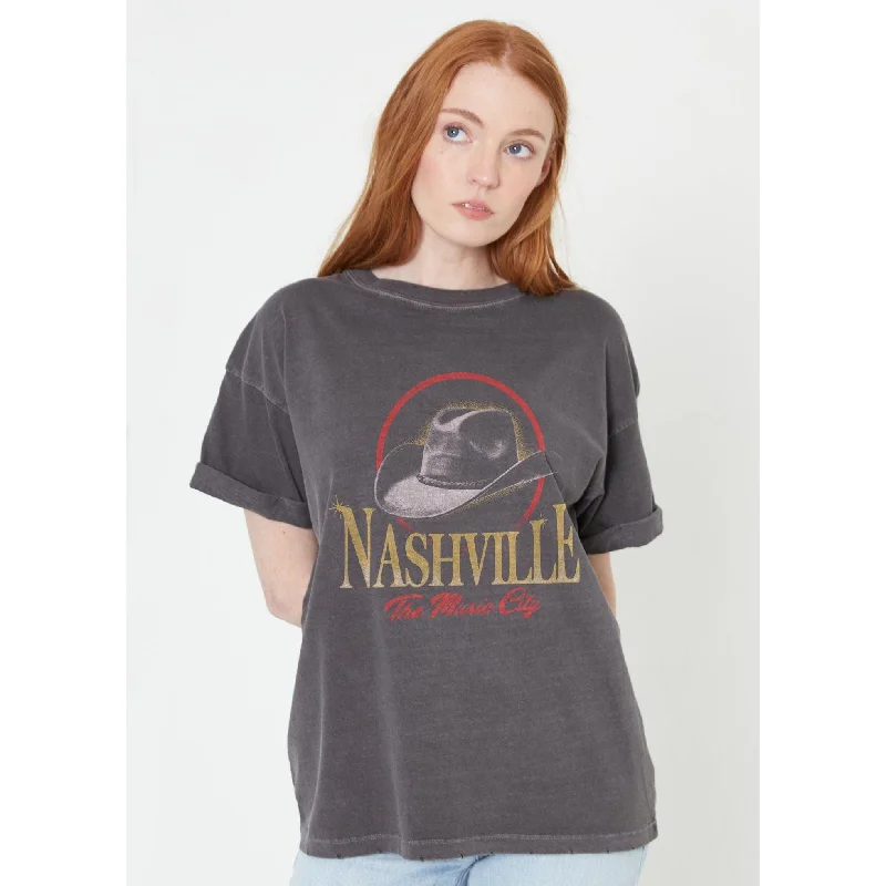 Girl Dangerous Nashville Hat S/S Boyfriend Tee Solid Print Embellished